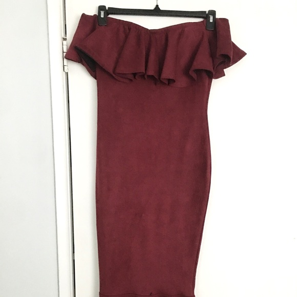 AKIRA Off Shoulder Ruffle Burgundry Dark Red MIDI Bodycon Cocktail Dress Formal - Picture 2 of 5